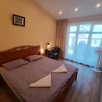 Lägenhet Ernests' Unique Townhouse With Sauna, Hot Tub And Free Parking Riga