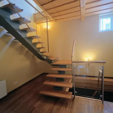 Апартаменти Ernests' Unique Townhouse With Sauna, Hot Tub And Free Parking Рига