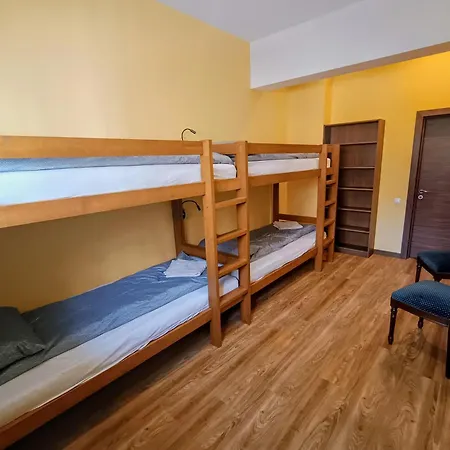 Ernests' Unique Townhouse With Sauna, Hot Tub And Free Parking