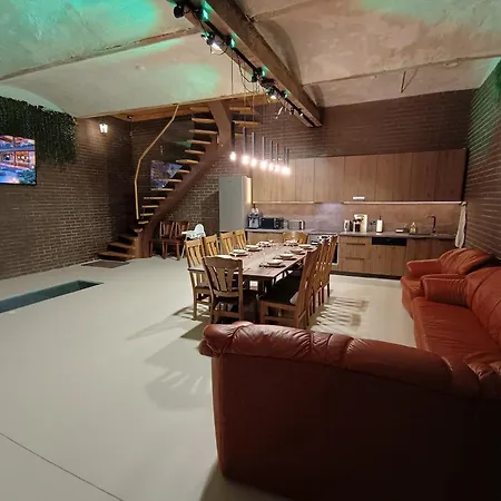 Ernests' Unique Townhouse With Sauna, Hot Tub And Free Parking Lägenhet Riga