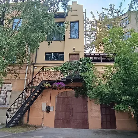 Ernests' Unique Townhouse With Sauna, Hot Tub And Free Parking Apartament *