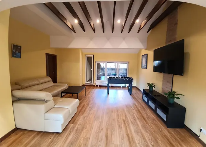 Ernests' Unique Townhouse With Sauna, Hot Tub And Free Parking Dzīvoklis