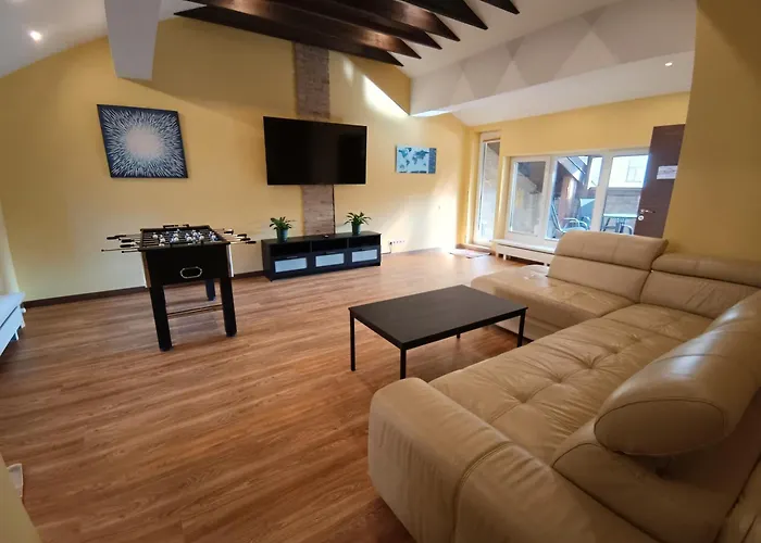 Ernests' Unique Townhouse With Sauna, Hot Tub And Free Parking *