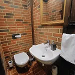 Ernests' Unique Townhouse With Sauna, Hot Tub And Free Parking